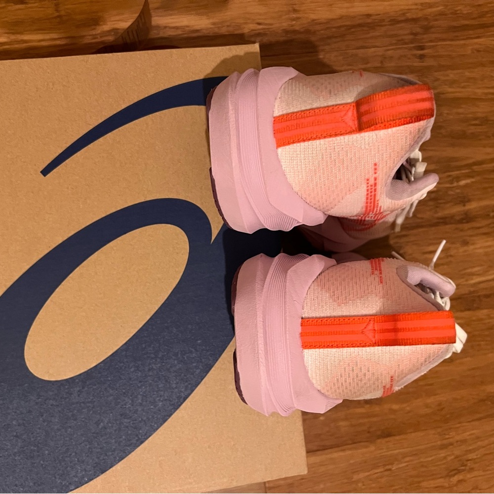 Asics Pink and Orange Athletic Shoes Sleek Design - Picture 5 of 8